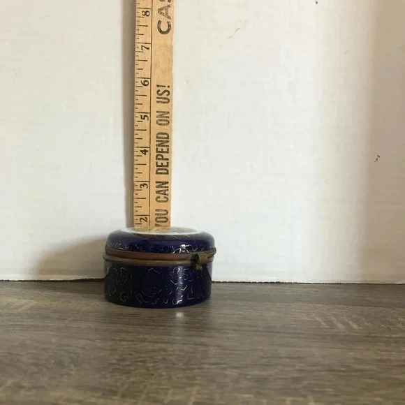 Vtg Porcelain Trinket Box - Picture 9 of 10